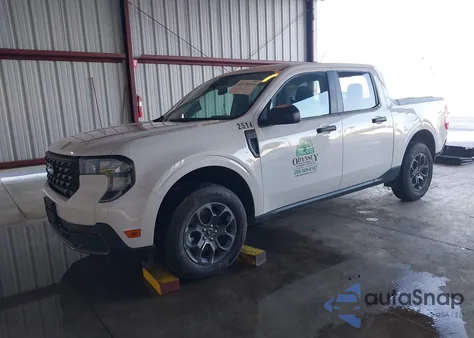 2025 Ford Maverick Xlt z USA, uszkodzony, nr VIN 3FTTW8H32SRA45100
